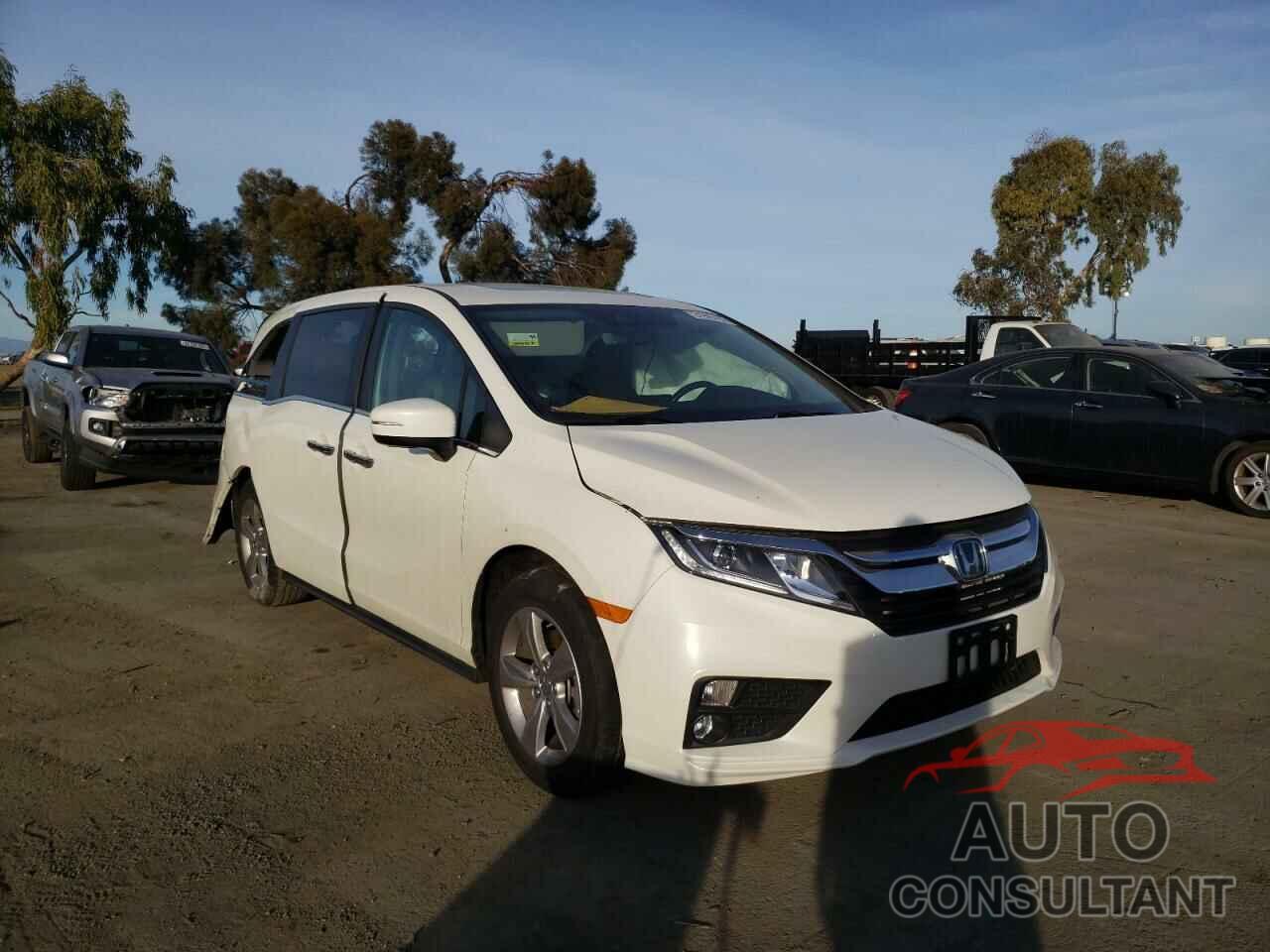 HONDA ODYSSEY 2018 - 5FNRL6H74JB047960