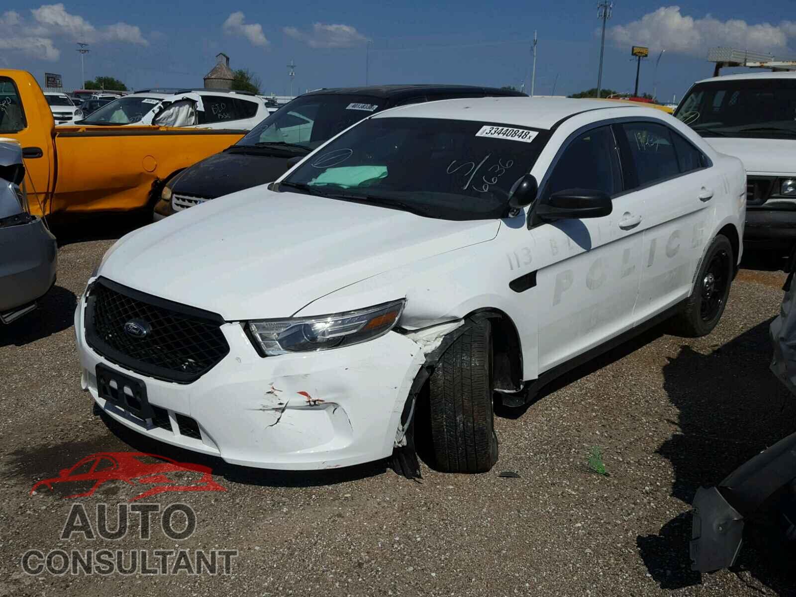 FORD TAURUS 2017 - 1FAHP2MK5HG106636
