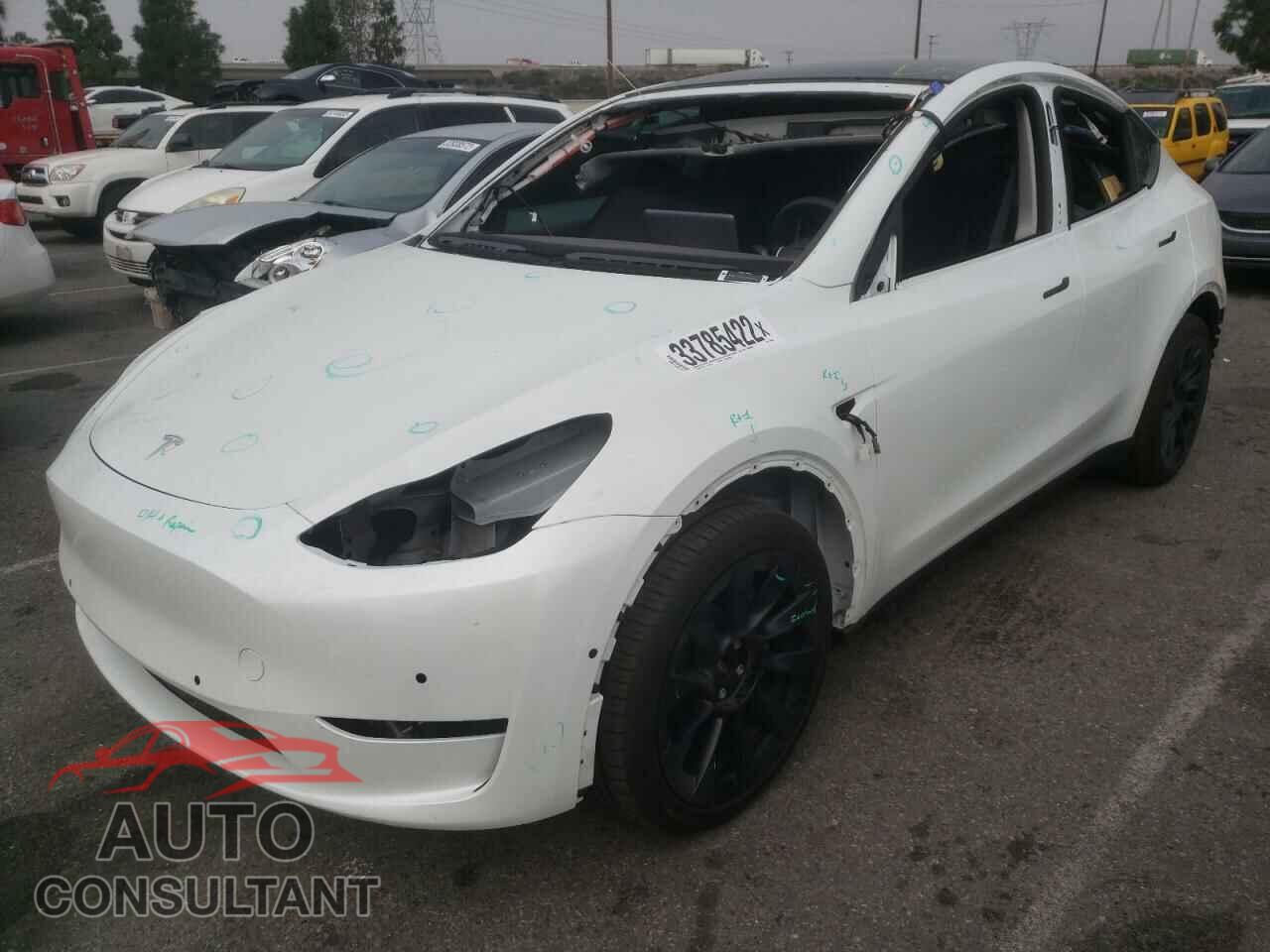 TESLA MODEL Y 2021 - 5YJYGDEE6MF296028