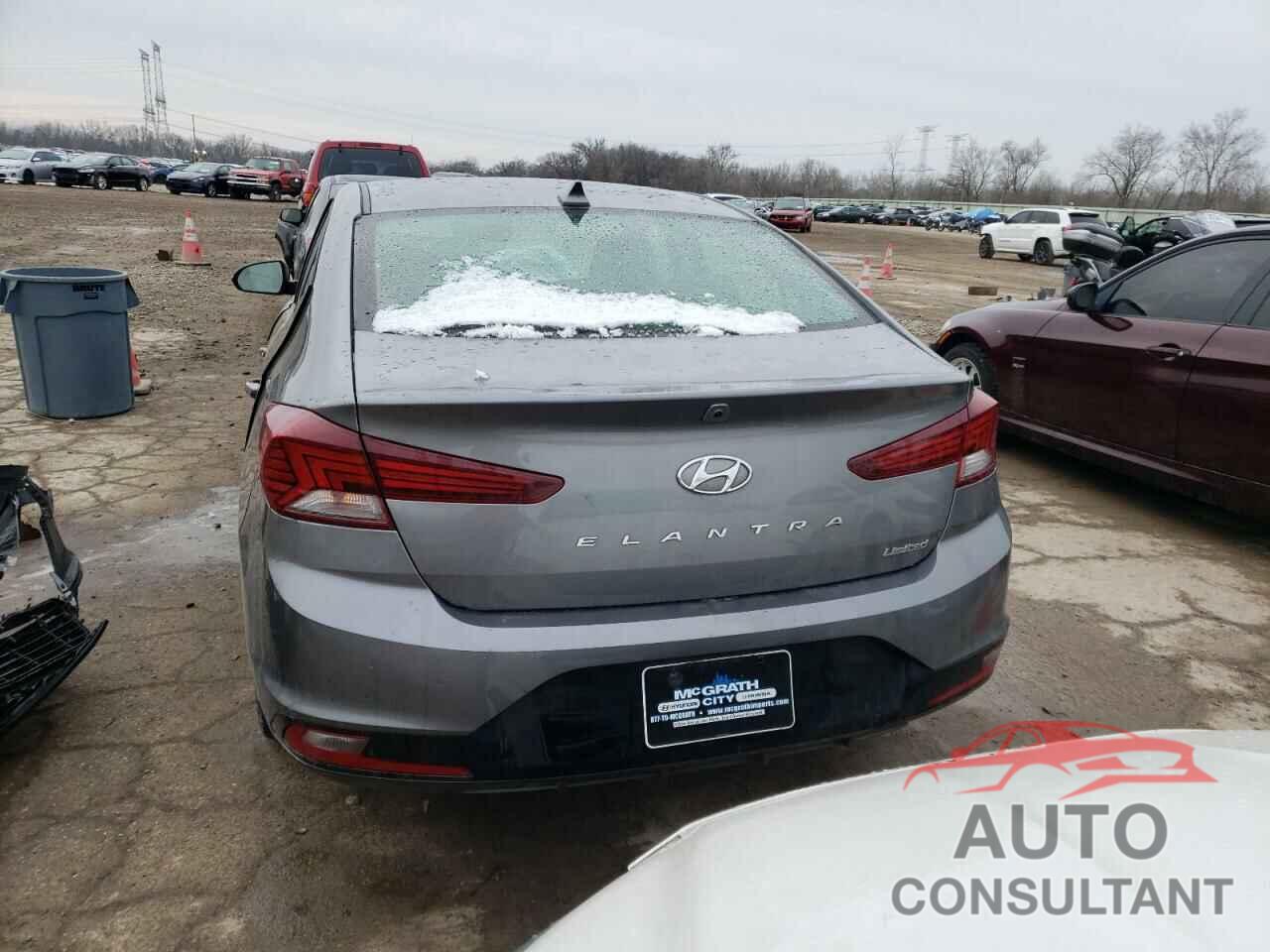 HYUNDAI ELANTRA 2019 - 5NPD84LF3KH465234