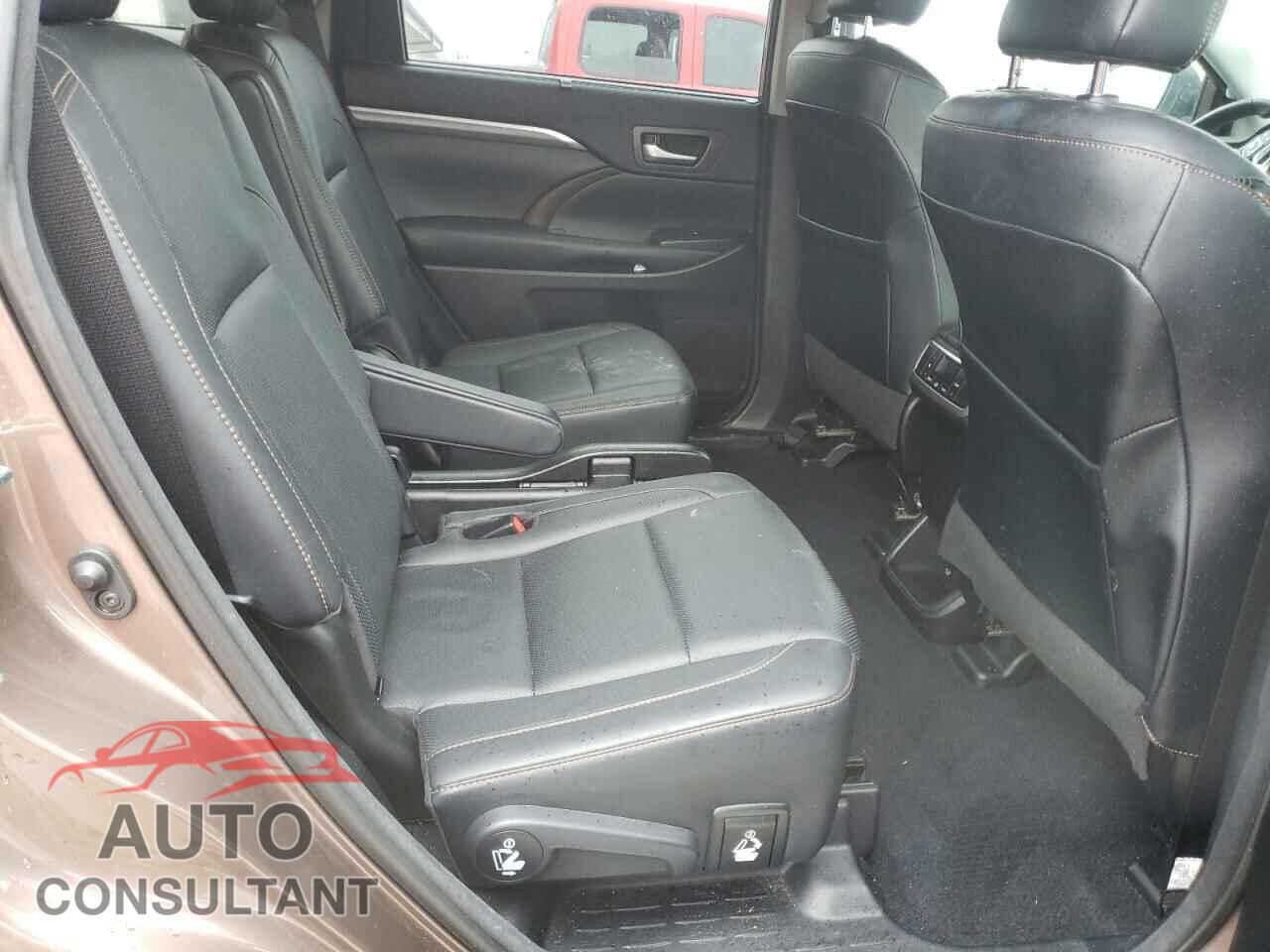 TOYOTA HIGHLANDER 2018 - 5TDDZRFH1JS868760