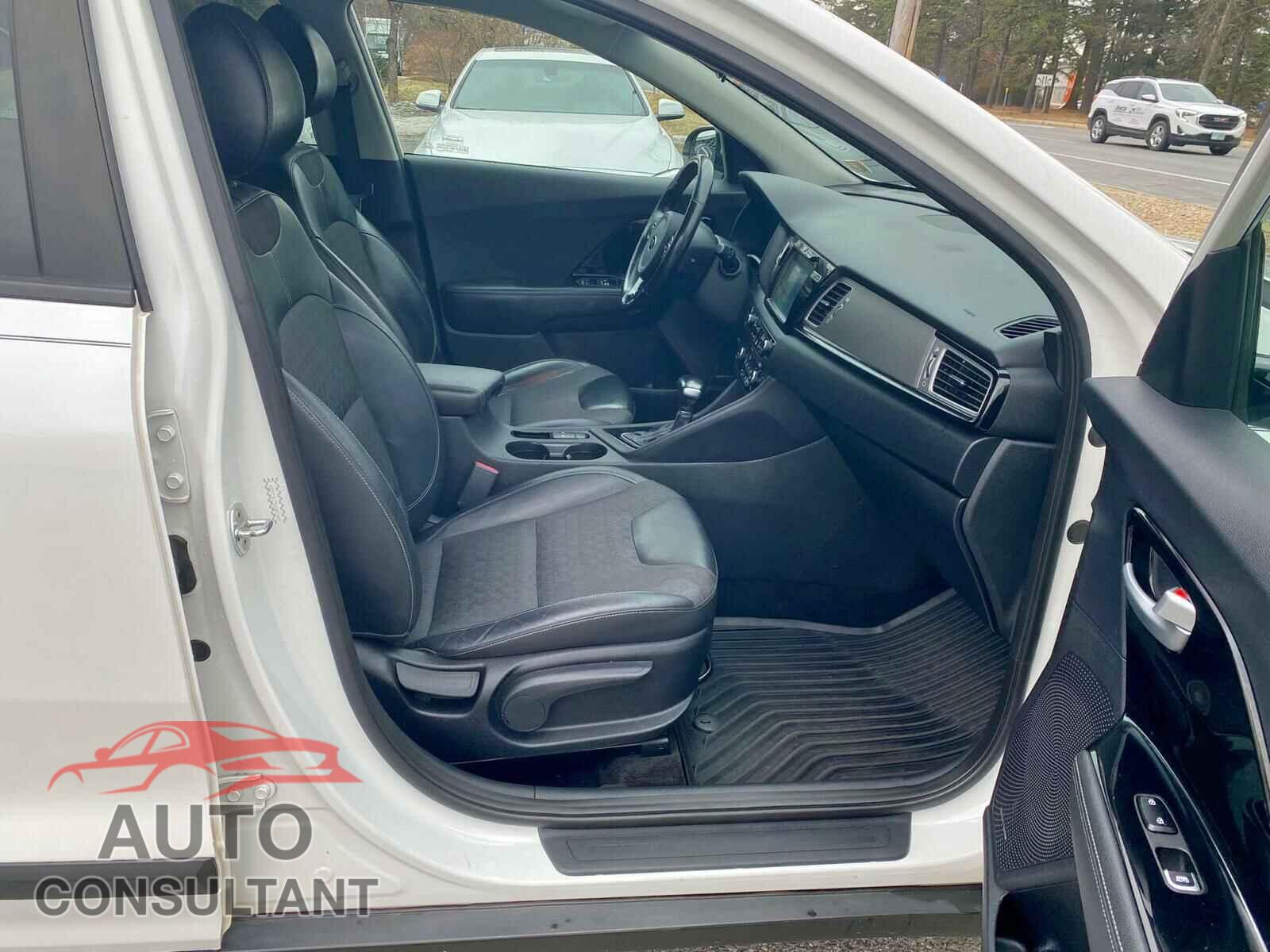KIA NIRO 2017 - KNDCC3LC7H5092492