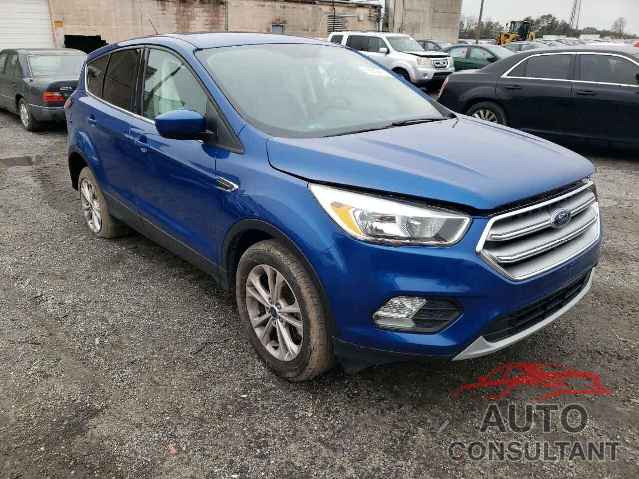 FORD ESCAPE 2017 - 1FMCU9GD0HUC42155