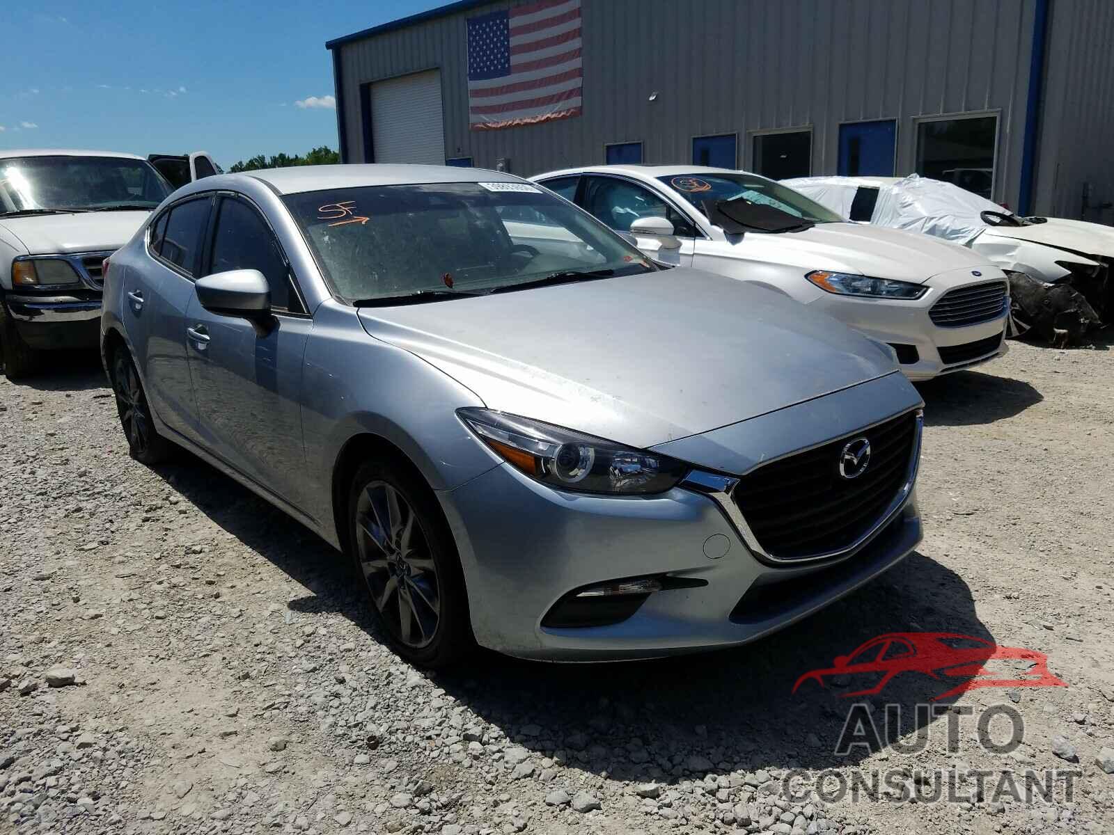 MAZDA 3 2018 - 3MZBN1V33JM201213