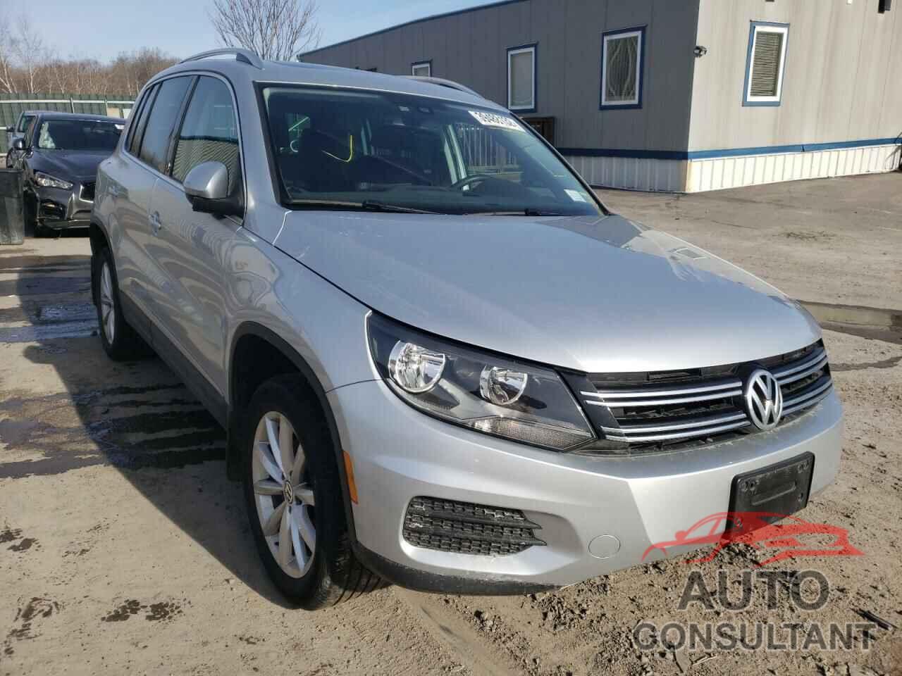 VOLKSWAGEN TIGUAN 2017 - WVGSV7AX5HW511139