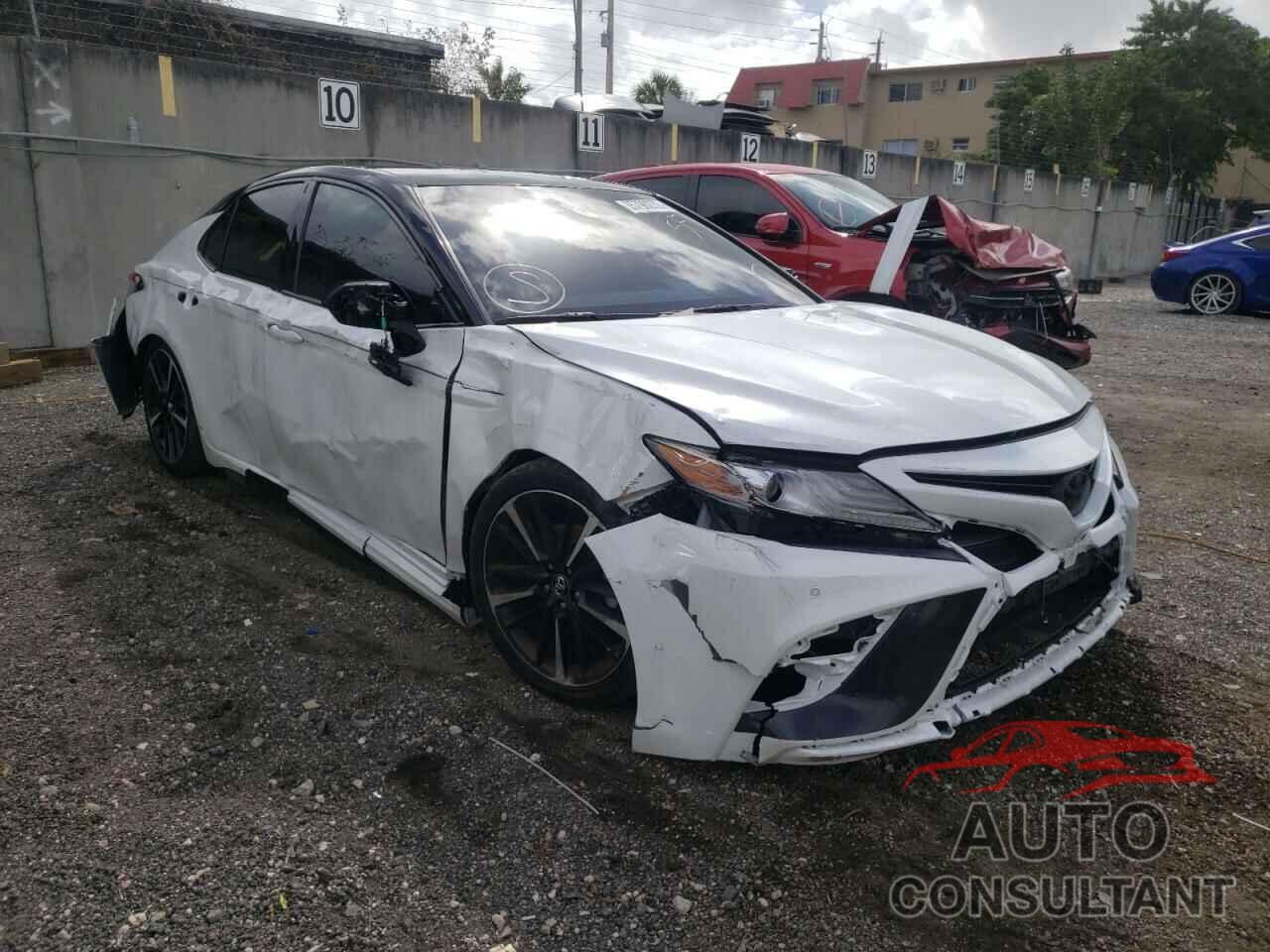 TOYOTA CAMRY 2018 - 4T1B61HK4JU086485