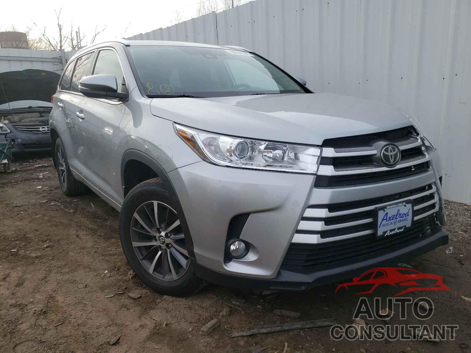 TOYOTA HIGHLANDER 2018 - 5TDJZRFH4JS547475