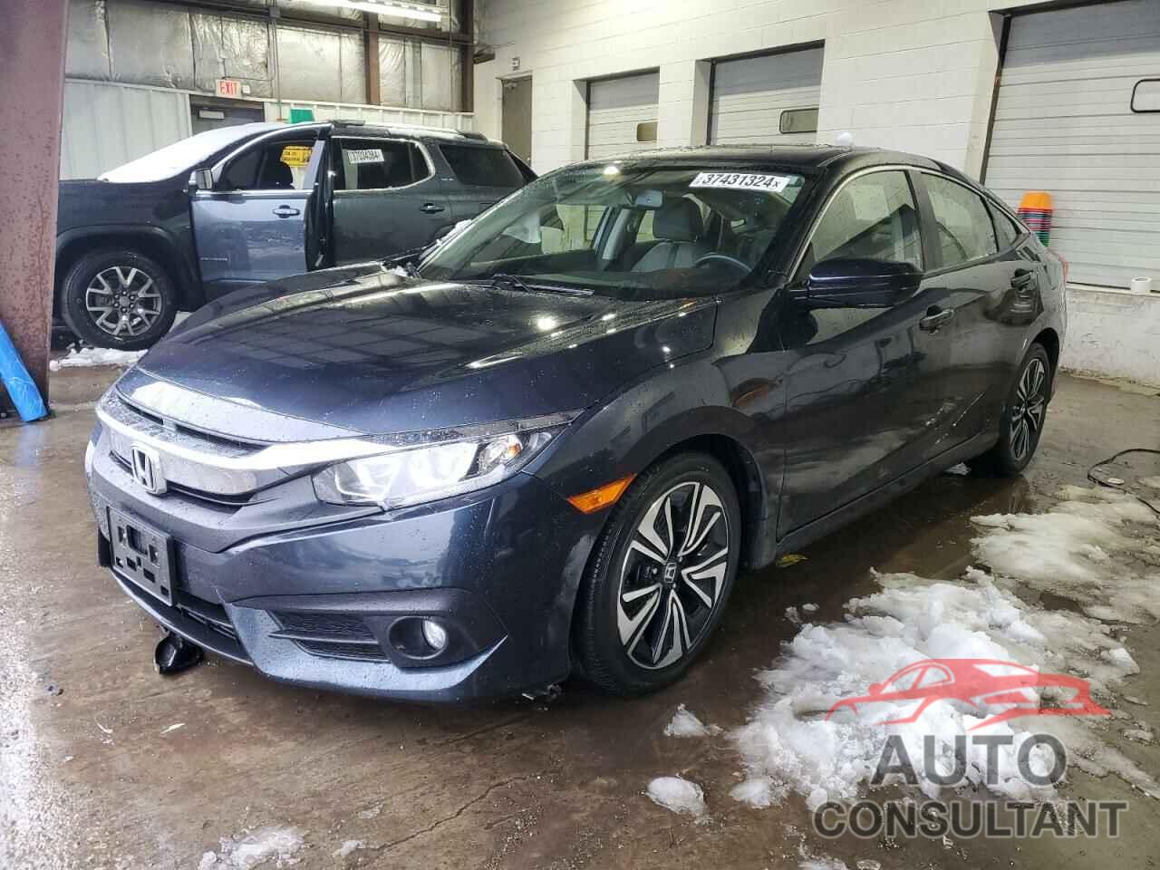 HONDA CIVIC 2018 - JHMFC1F70JX032238