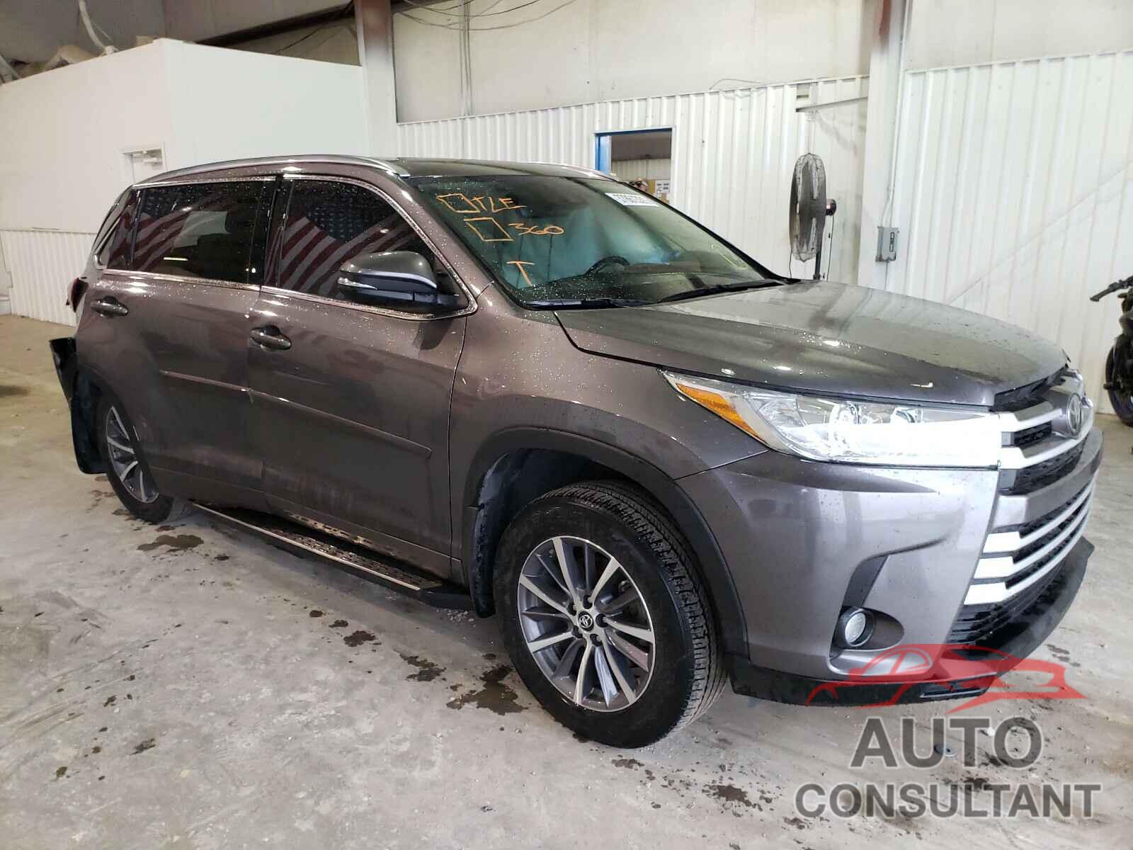 TOYOTA HIGHLANDER 2018 - 5TDJZRFH7JS844157