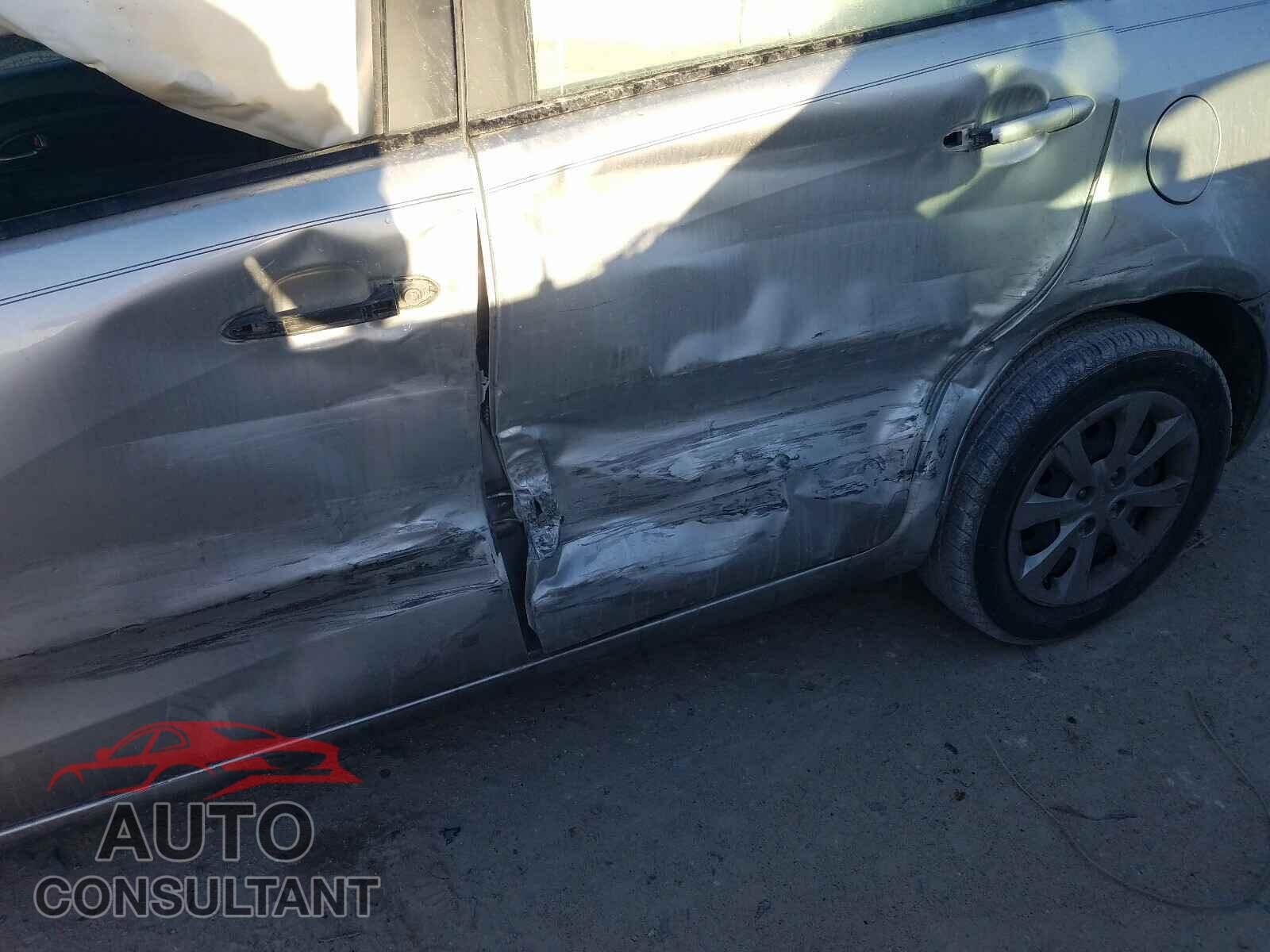 KIA RIO 2017 - KNADM4A38H6115859
