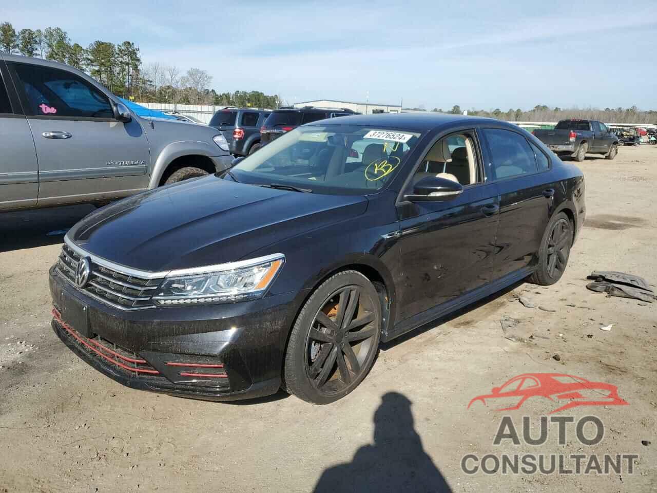 VOLKSWAGEN PASSAT 2018 - 1VWAA7A34JC017545