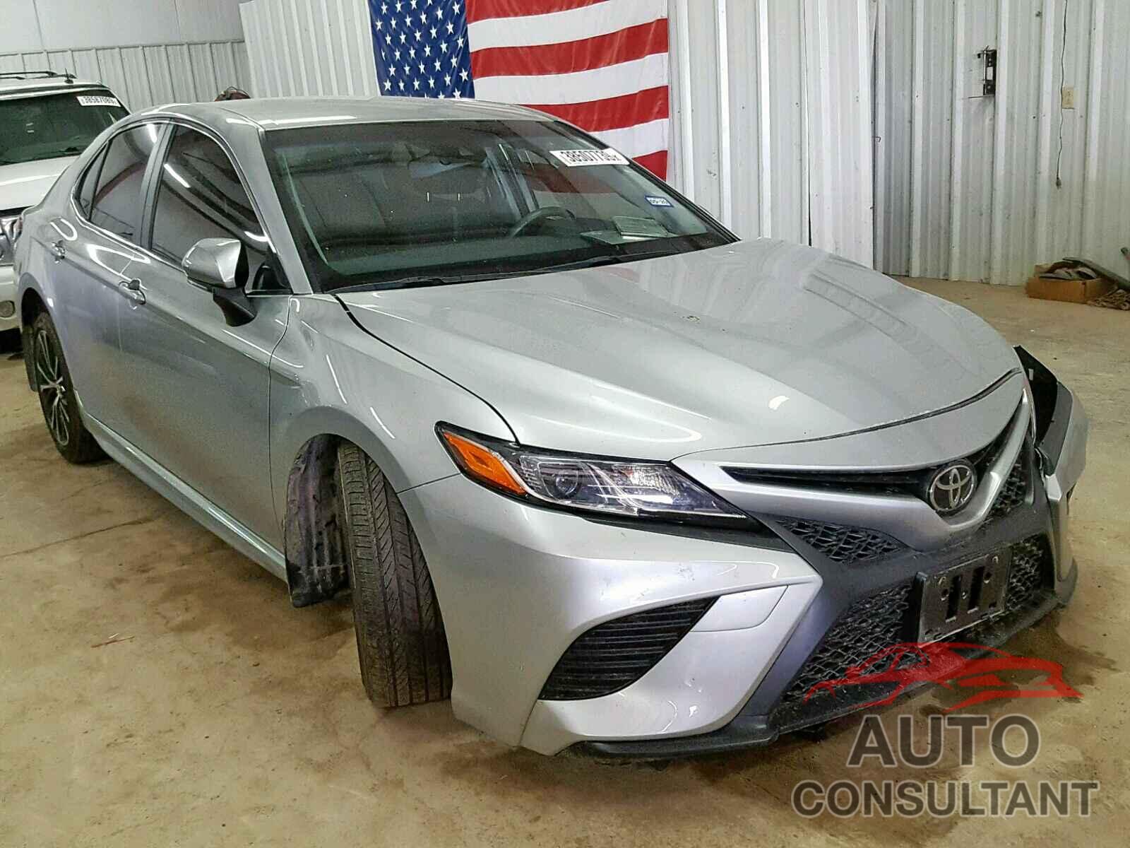 TOYOTA CAMRY 2018 - JTNB11HKXJ3048411