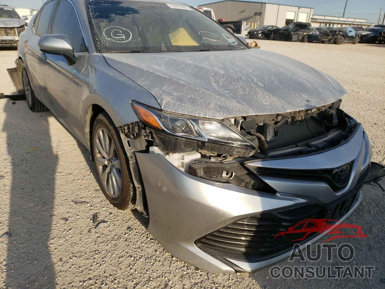 TOYOTA CAMRY 2018 - 4T1B11HK1JU084627