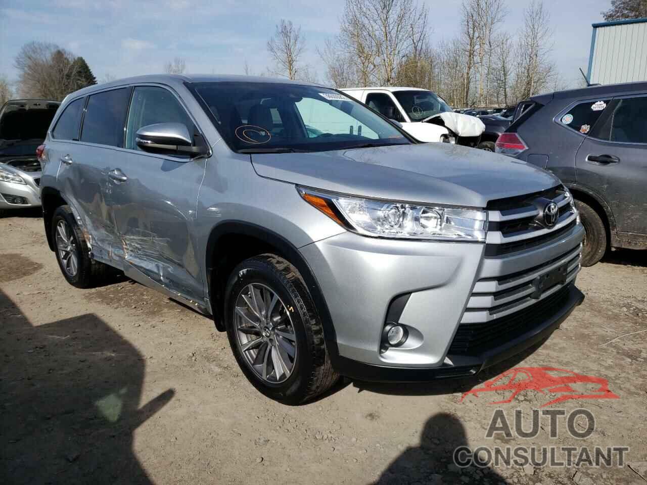 TOYOTA HIGHLANDER 2018 - 5TDBZRFH3JS817641