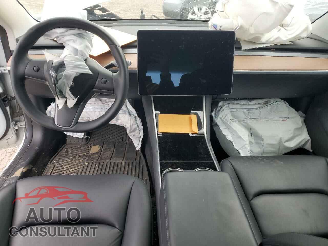 TESLA MODEL 3 2019 - 5YJ3E1EB3KF511303