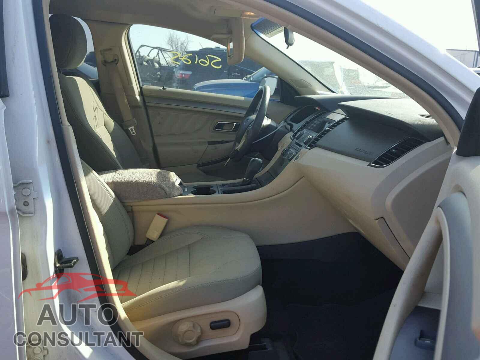 FORD TAURUS 2015 - 5FNYF6H32MB030319