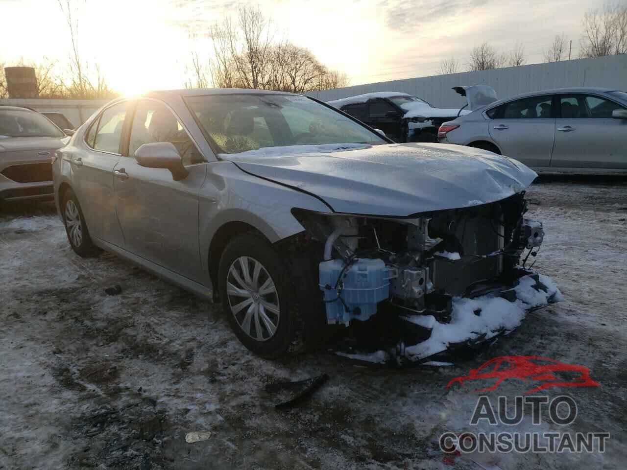 TOYOTA CAMRY 2018 - 4T1B11HK7JU540310