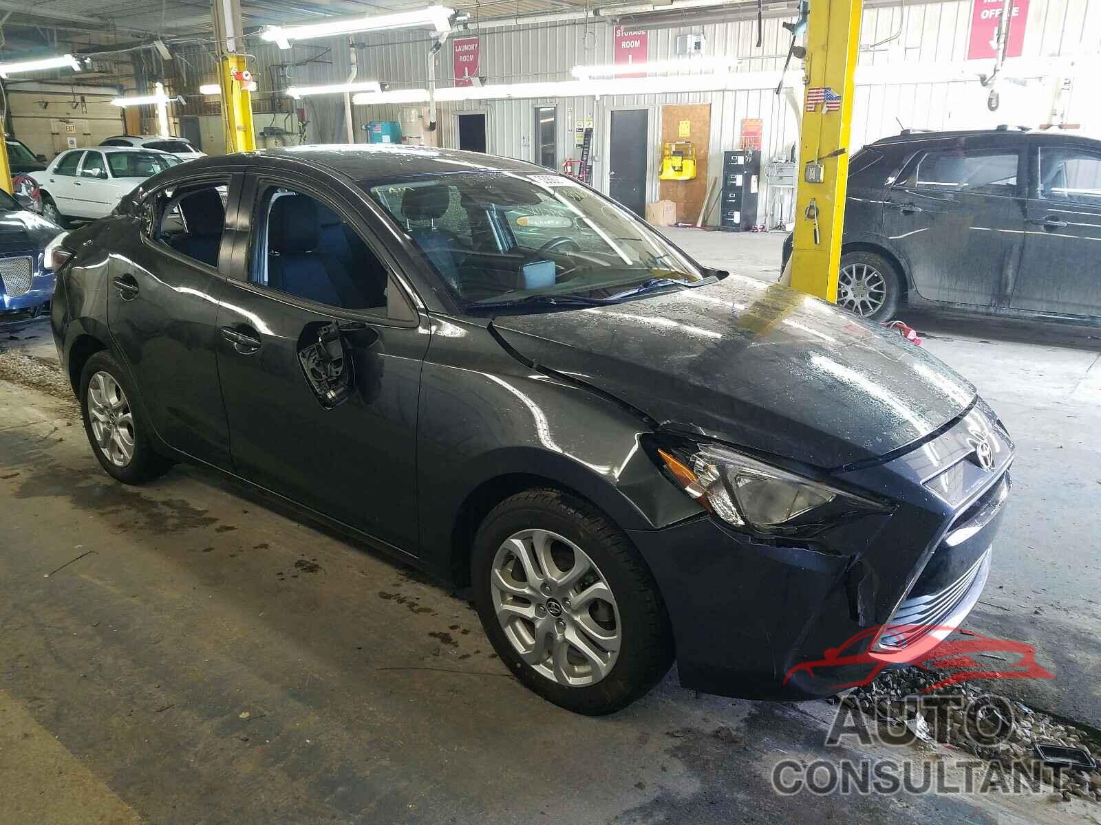 TOYOTA YARIS 2017 - 3MYDLBYV5HY166778
