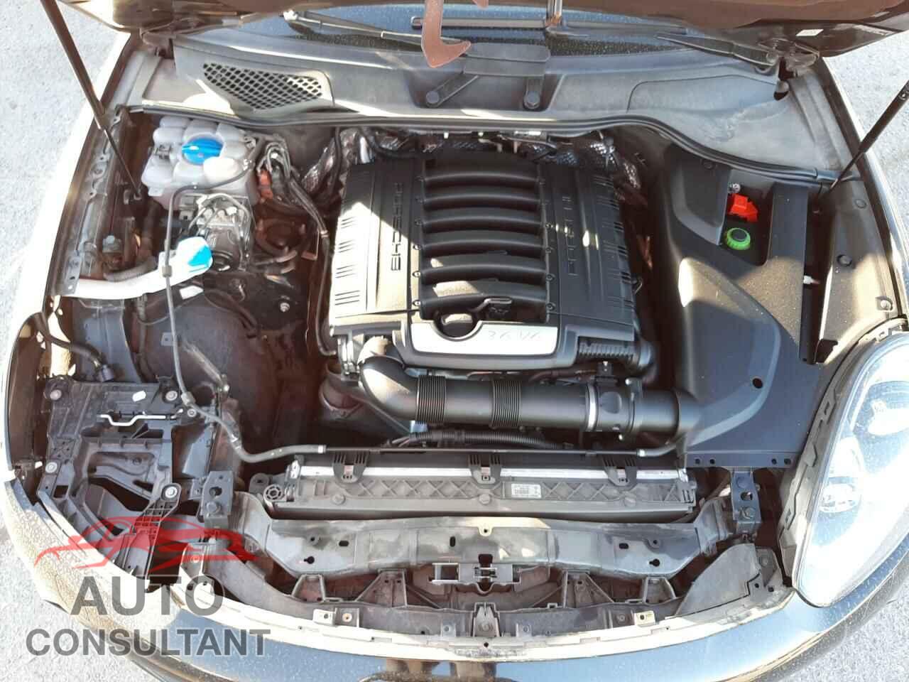 PORSCHE CAYENNE 2017 - WP1AA2A28HKA80305