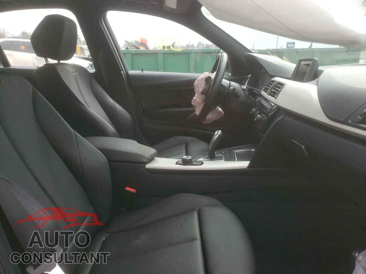 BMW 3 SERIES 2016 - WBA8E1G52GNU11194