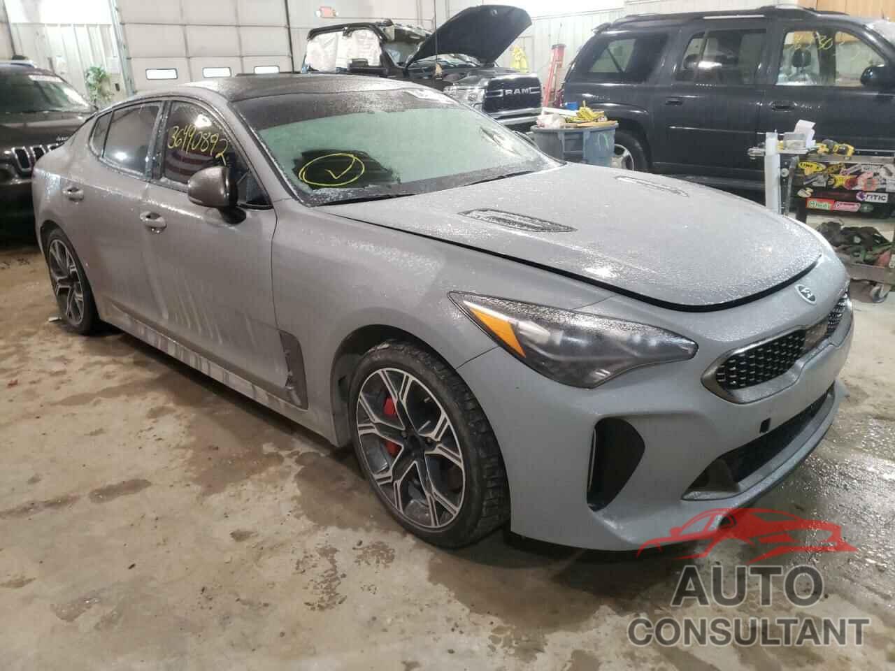 KIA STINGER 2018 - KNAE45LCXJ6020376