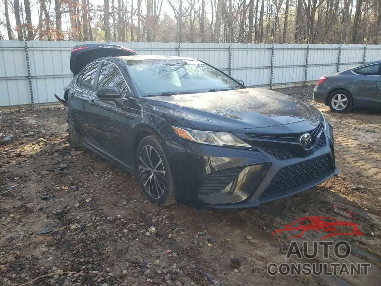 TOYOTA CAMRY 2018 - 4T1B11HK6JU028456