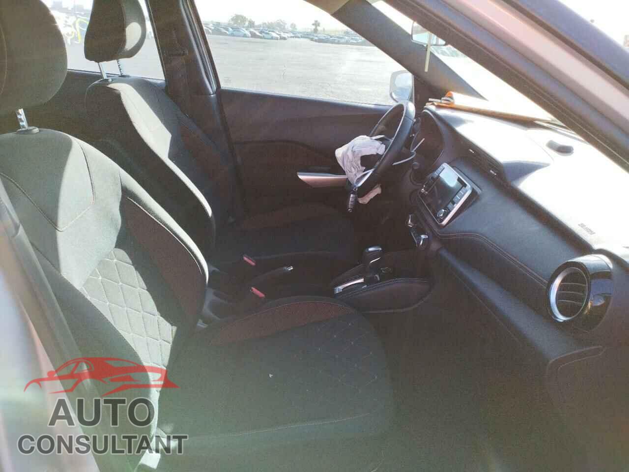 NISSAN KICKS 2019 - 3N1CP5CU3KL479883