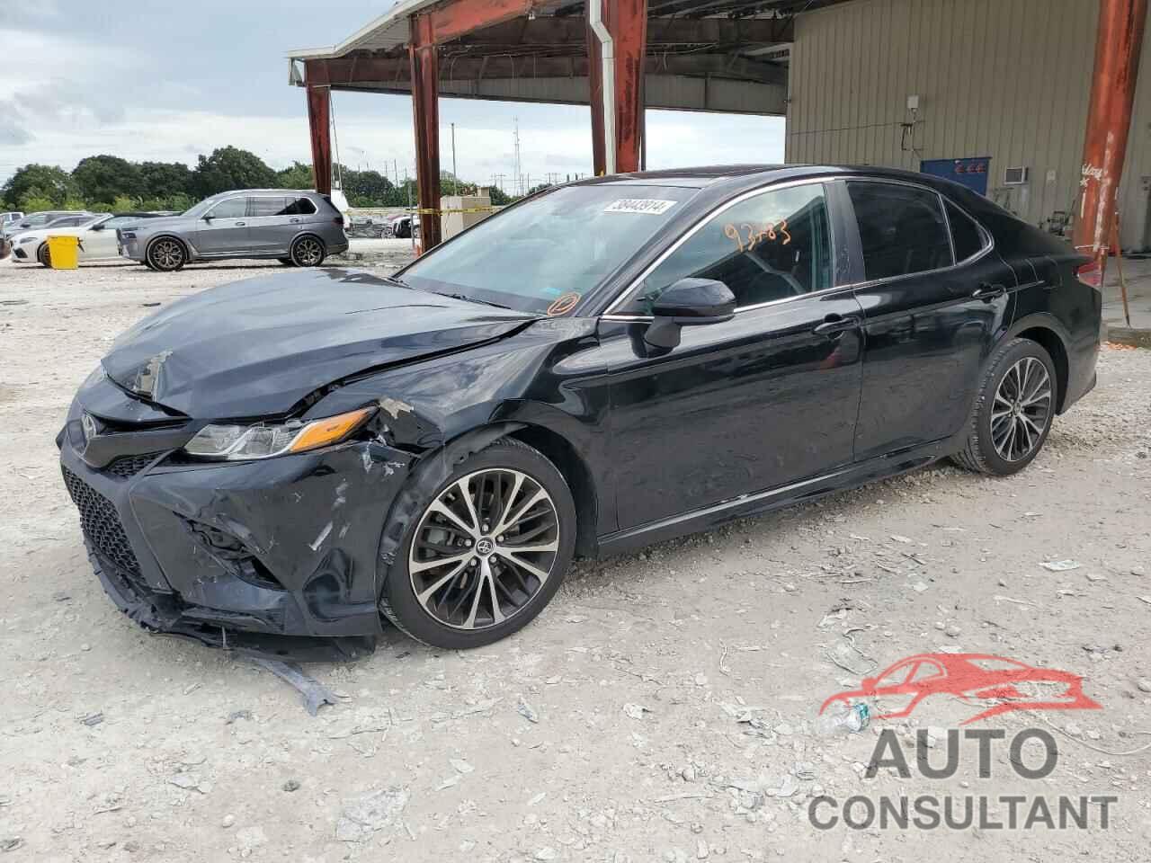 TOYOTA CAMRY 2018 - 4T1B11HK3JU528347