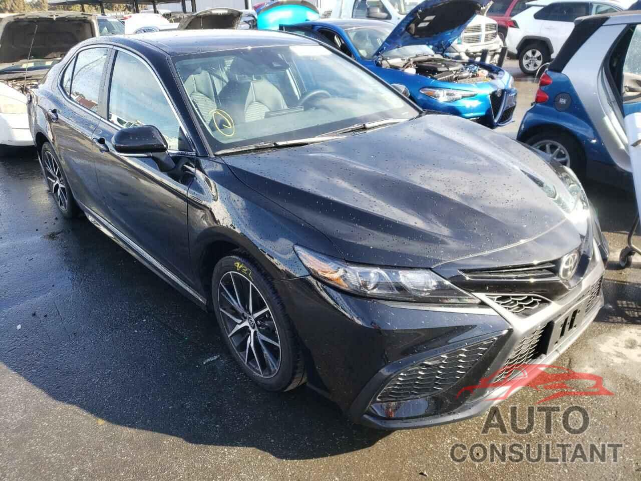 TOYOTA CAMRY 2022 - 4T1G11AK3NU644296