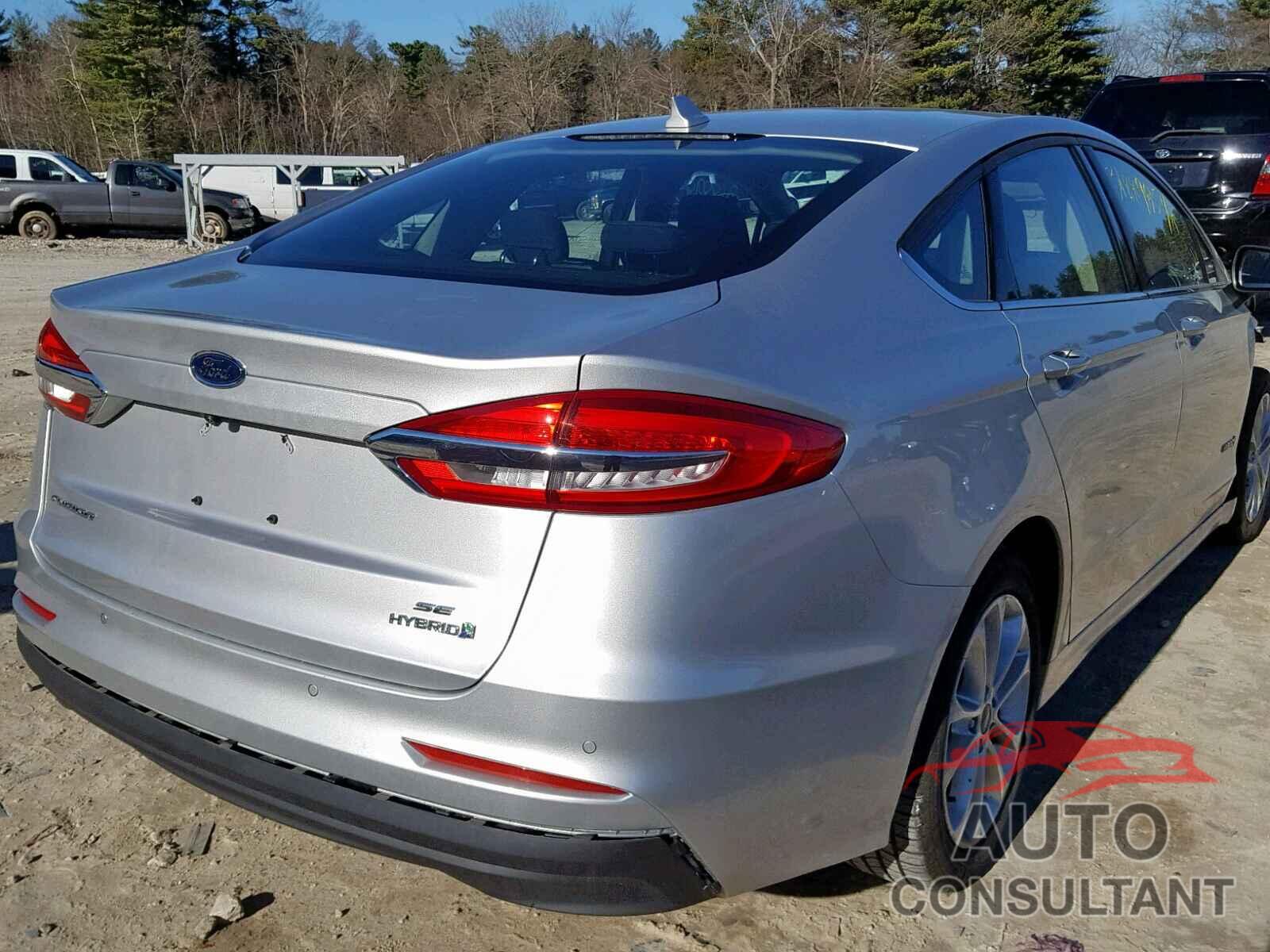 FORD FUSION SE 2019 - 5NPD74LFXJH215636