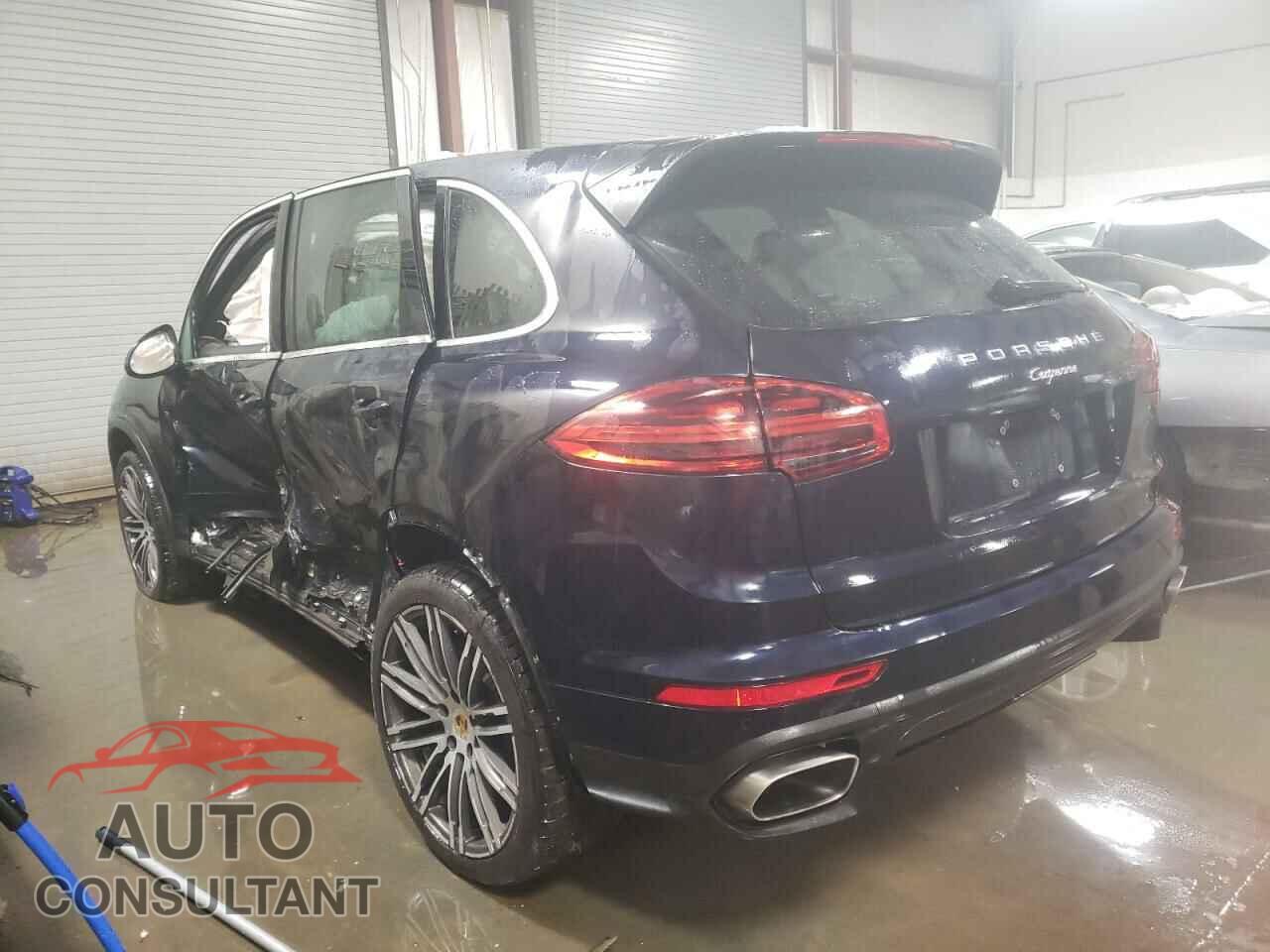 PORSCHE CAYENNE 2016 - WP1AA2A23GKA12637