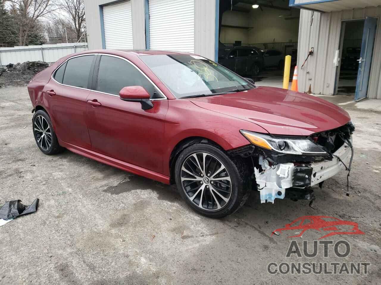 TOYOTA CAMRY 2018 - 4T1B11HK1JU640743