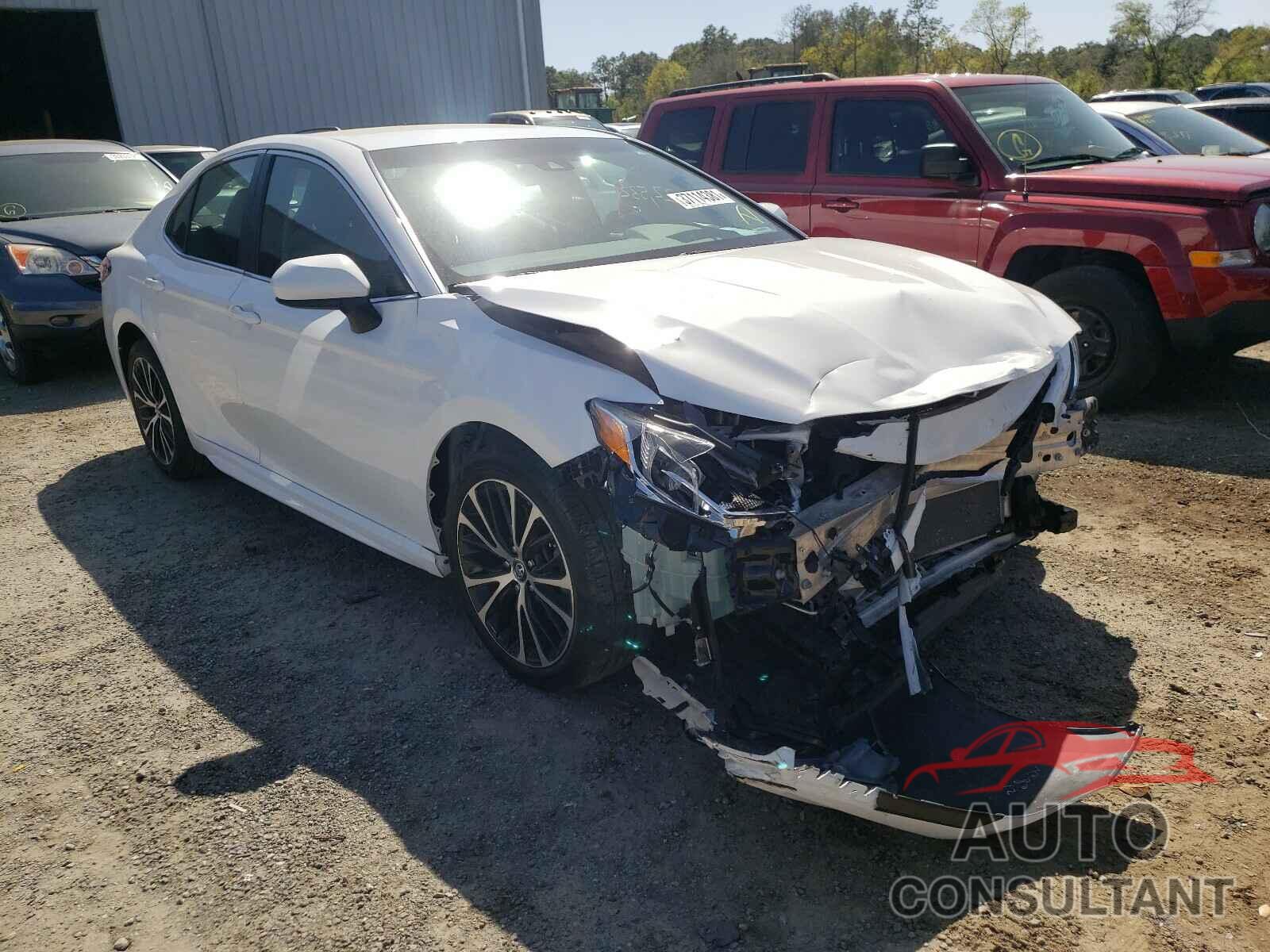TOYOTA CAMRY 2018 - 4T1B11HK6JU145437