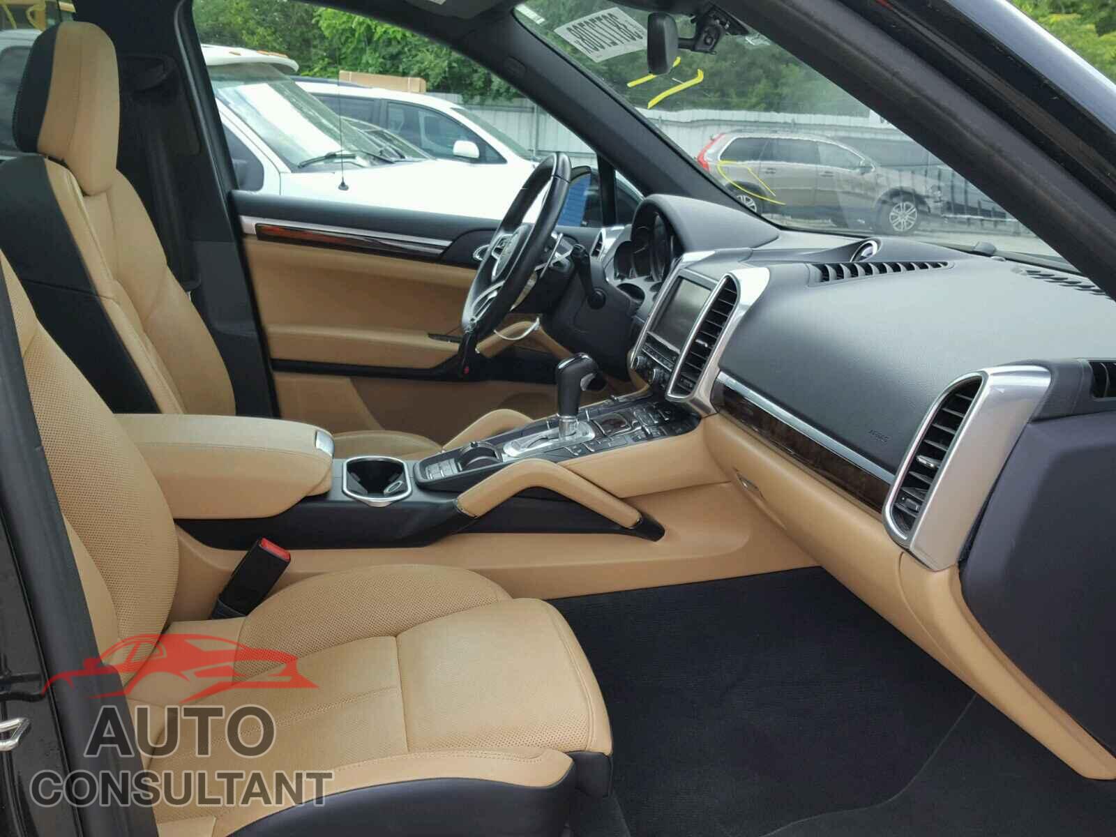PORSCHE CAYENNE 2016 - WP1AA2A28GKA08065