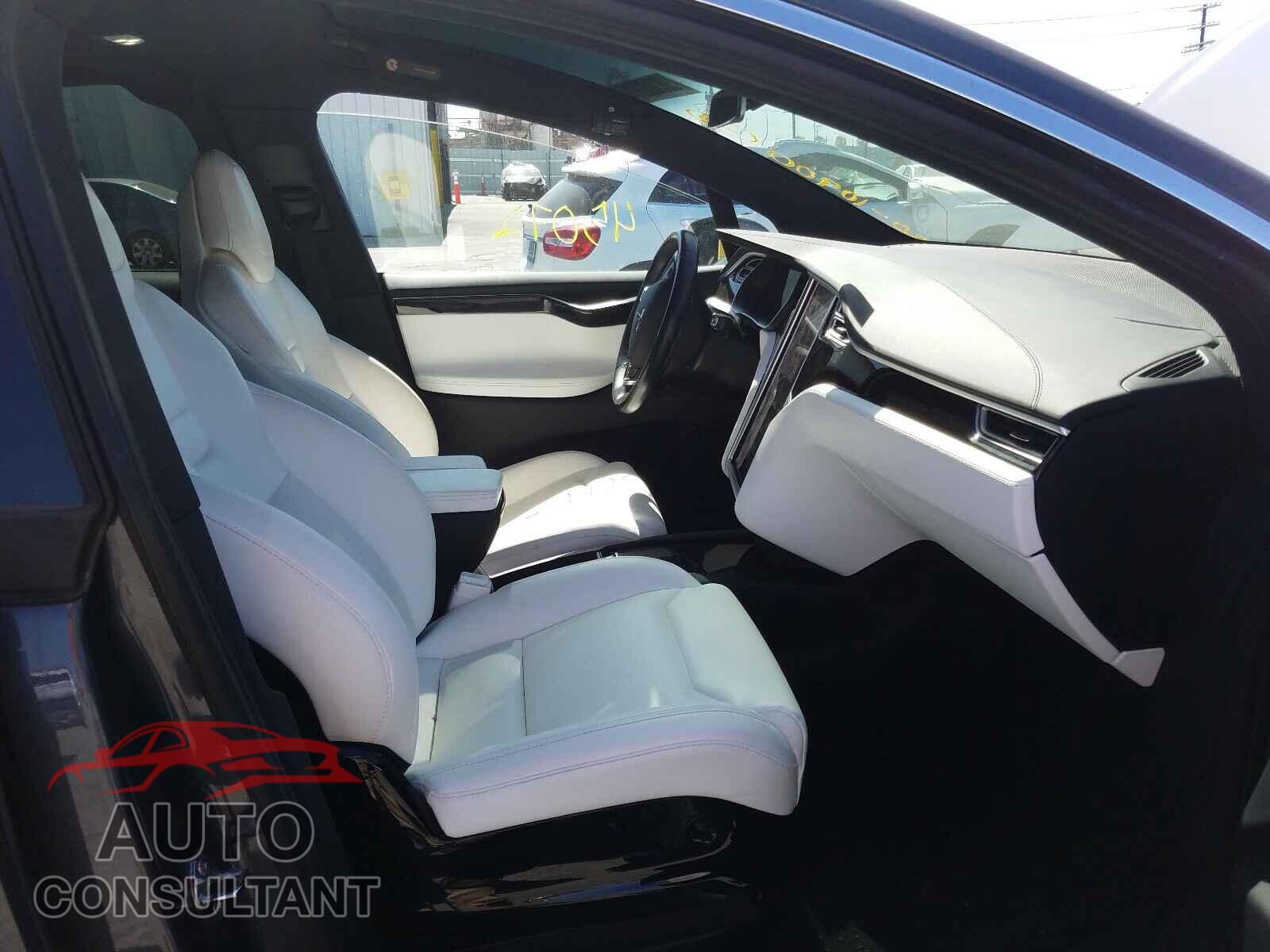 TESLA MODEL X 2016 - 5YJXCBE20GF018988