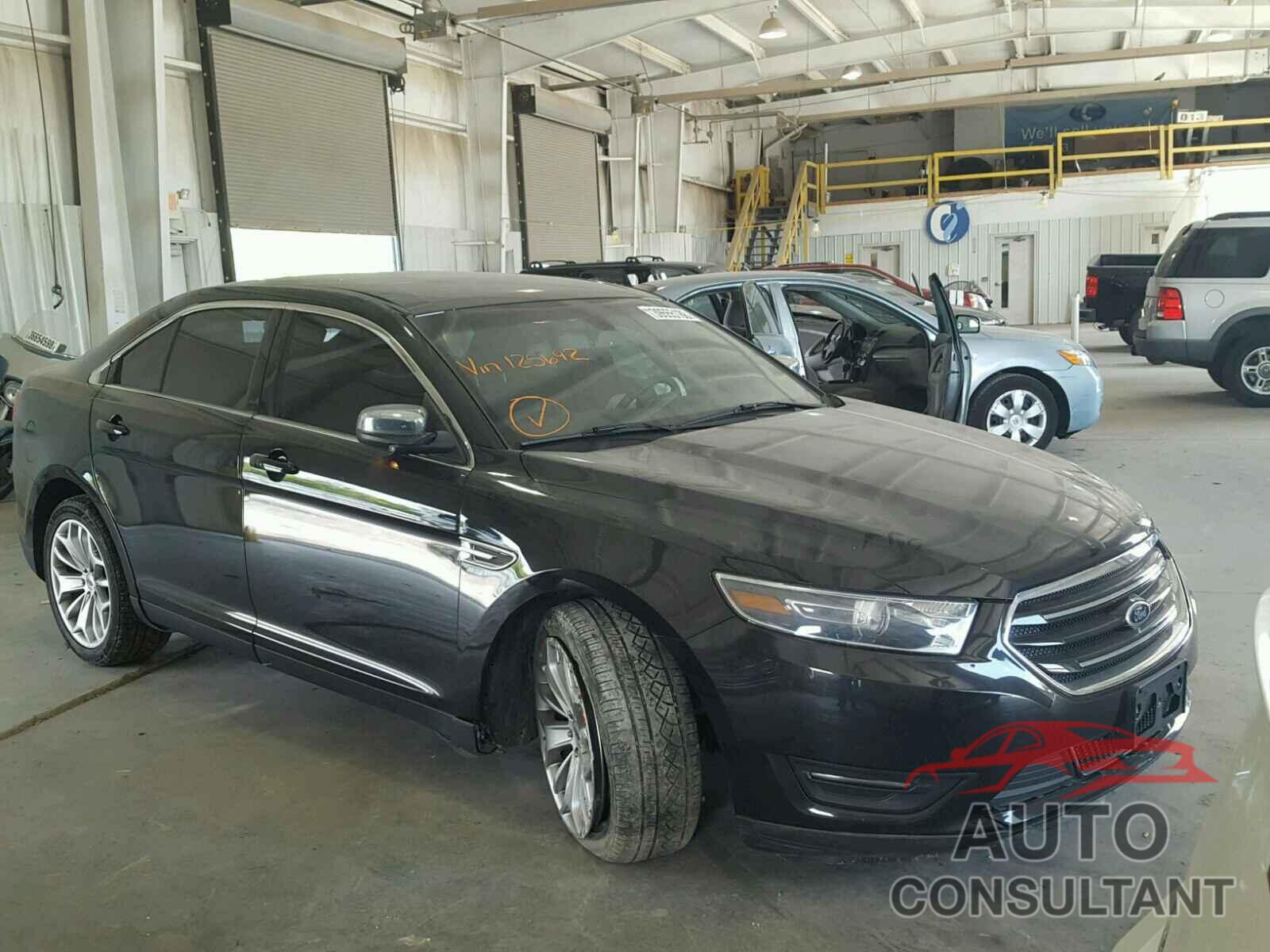 FORD TAURUS 2015 - 1FAHP2F82FG125692