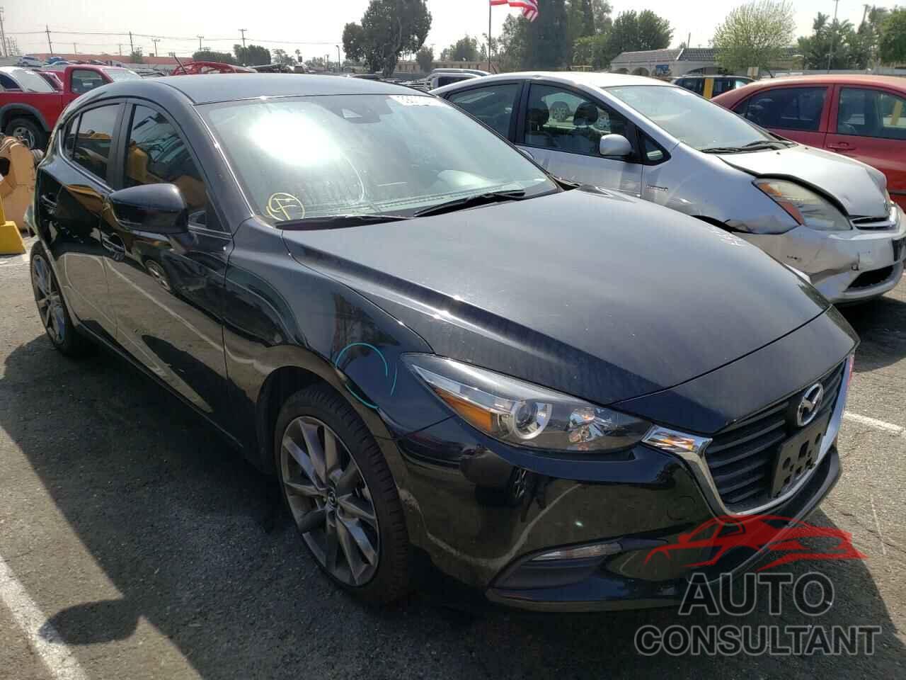 MAZDA 3 2018 - 3MZBN1L33JM188949