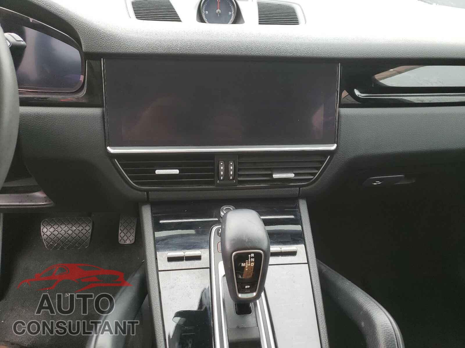 PORSCHE CAYENNE 2019 - WP1AA2AY6KDA08115