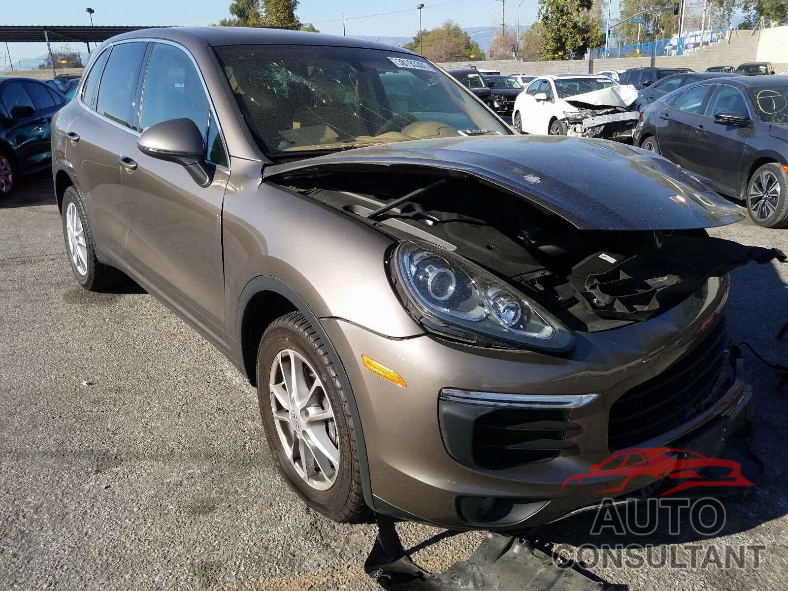 PORSCHE CAYENNE 2016 - WP1AA2A27GKA12575