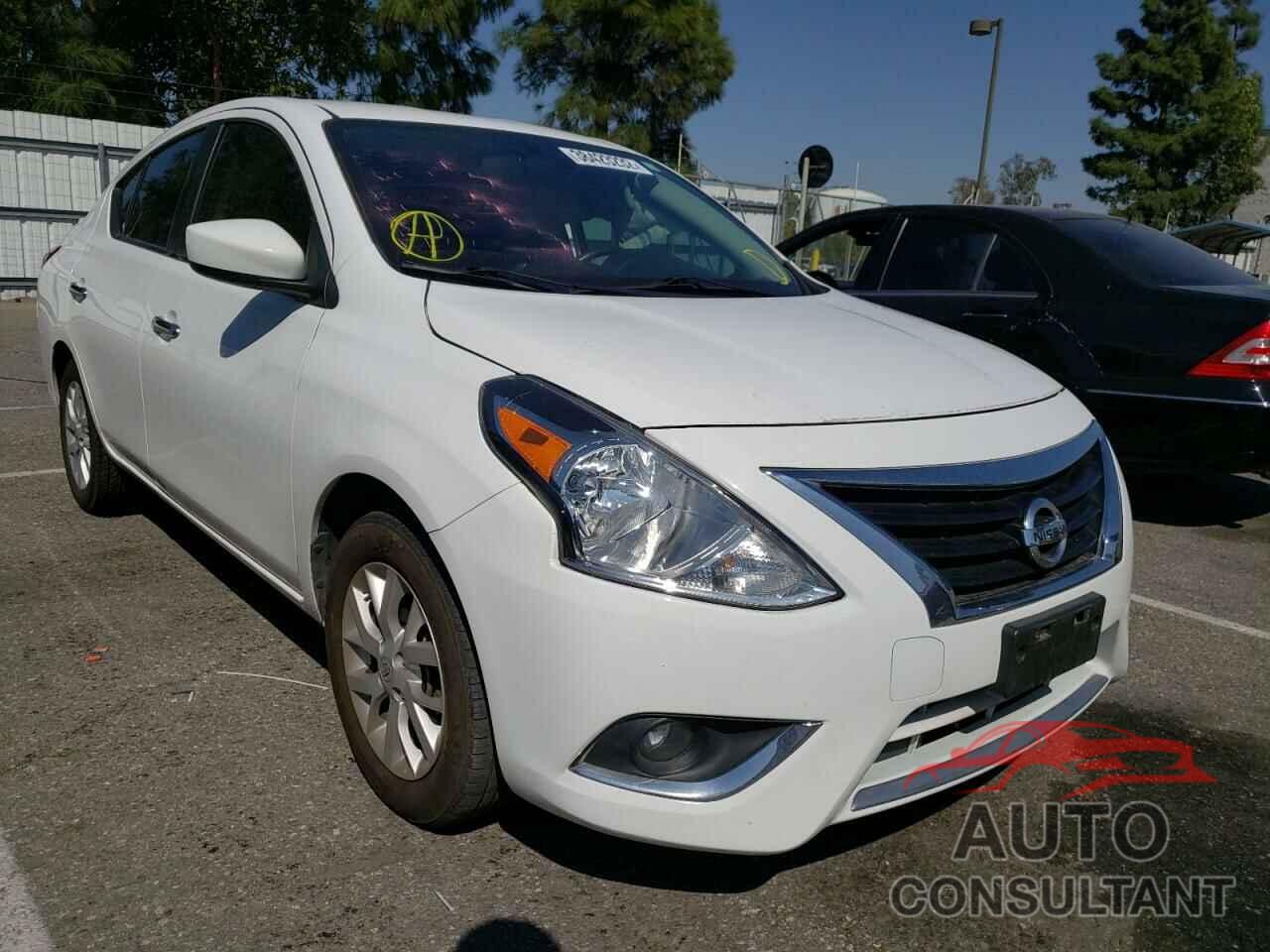 NISSAN VERSA 2018 - 3N1CN7AP0JL880434