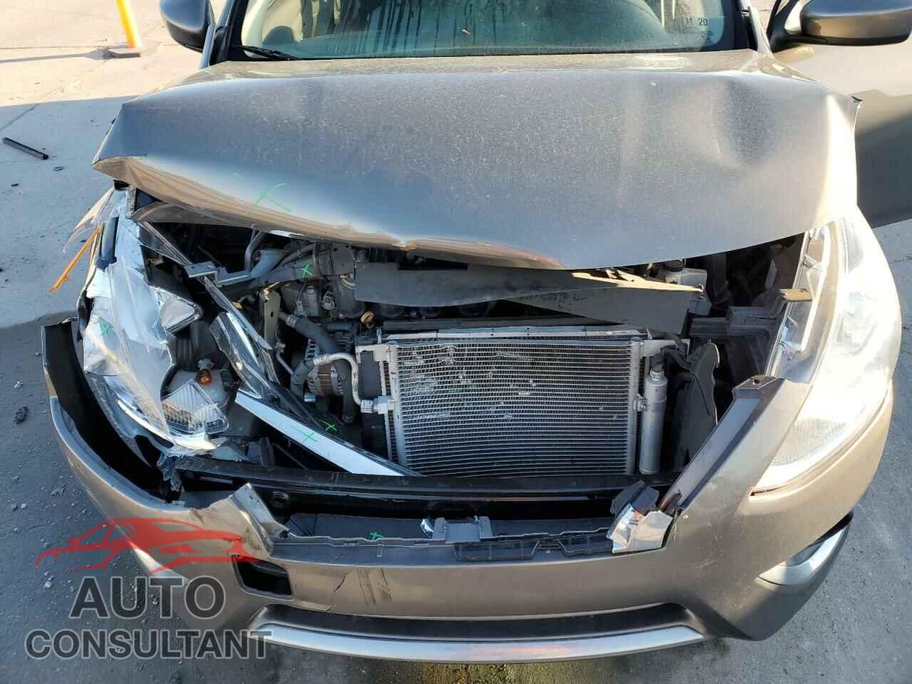 NISSAN VERSA 2017 - 3N1CN7AP3HL820593