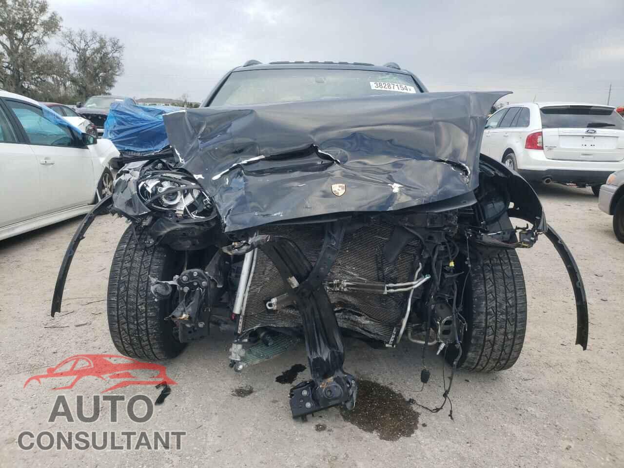 PORSCHE CAYENNE 2018 - WP1AA2A26JKA03812
