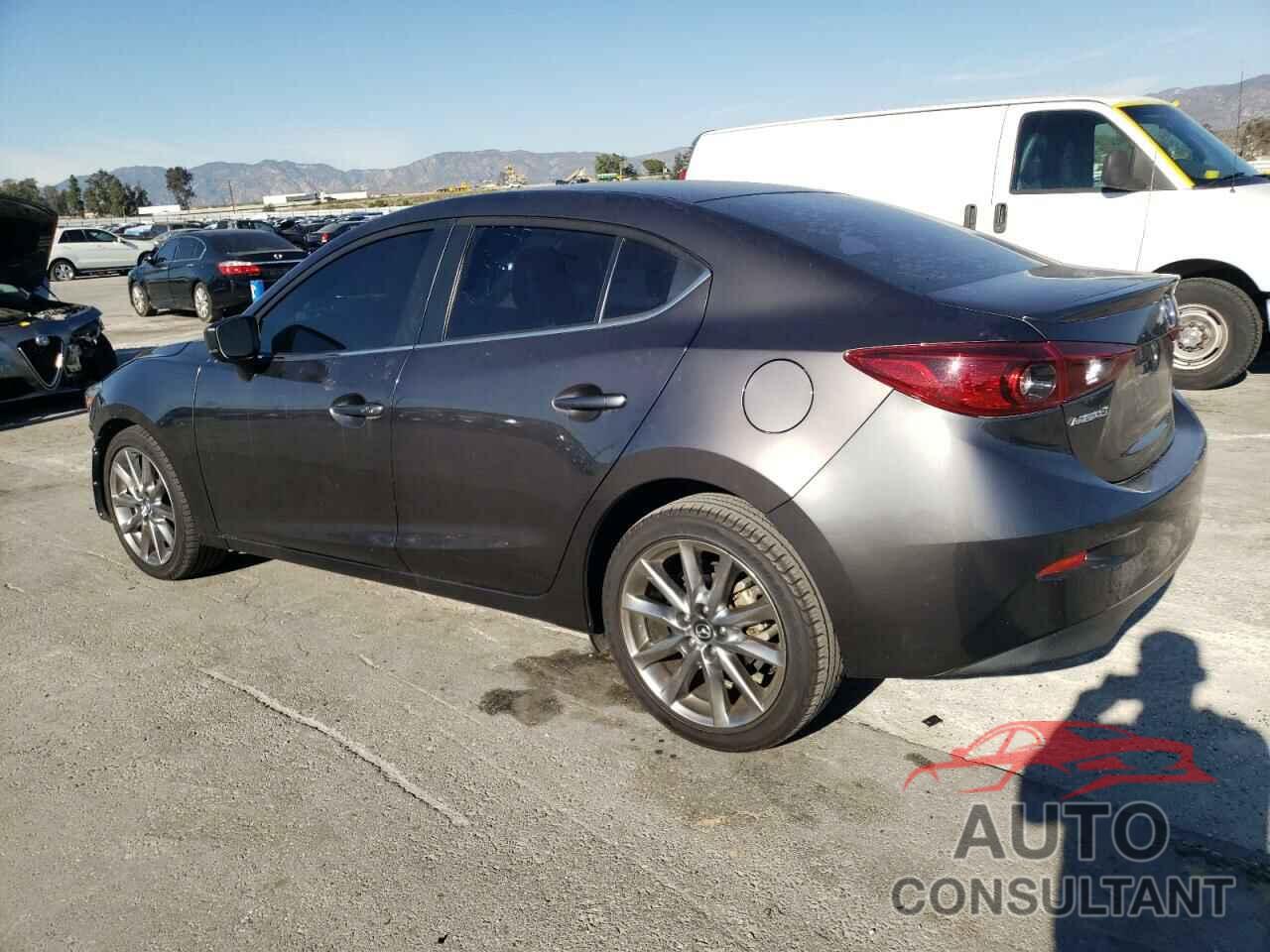 MAZDA 3 2018 - 3MZBN1V37JM225417