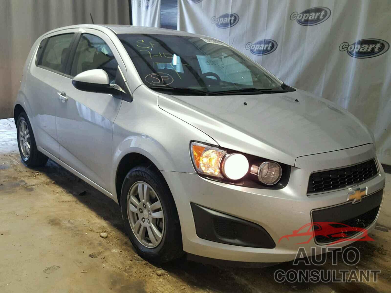 CHEVROLET SONIC 2015 - 1G1JC6SH1F4164871