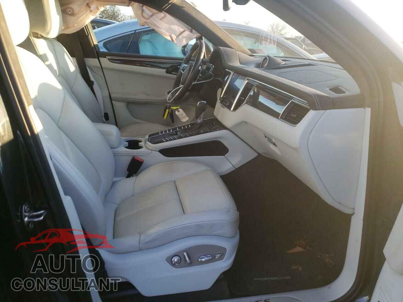 PORSCHE MACAN 2017 - WP1AG2A52HLB50173