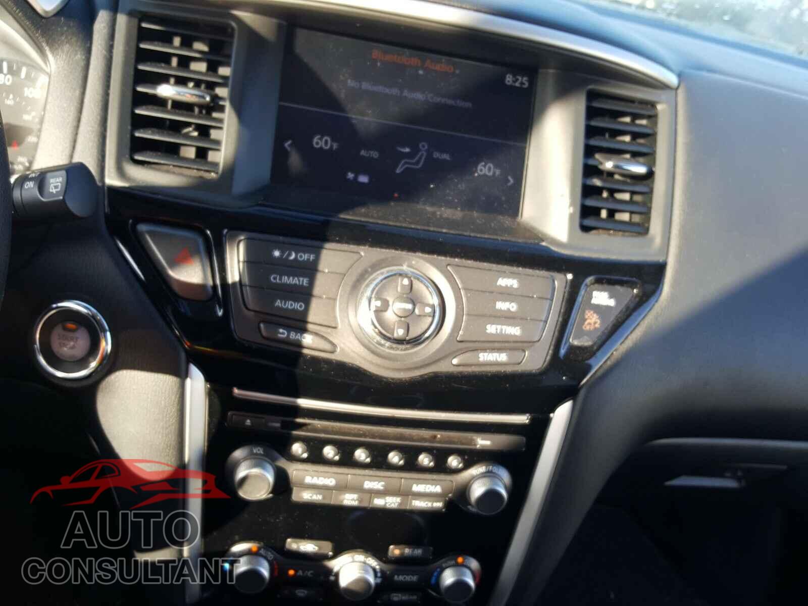 NISSAN PATHFINDER 2017 - 5N1DR2MN2HC902809