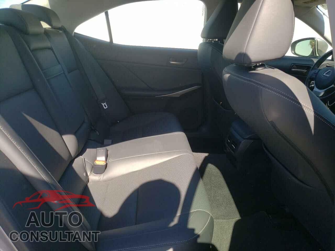 LEXUS IS 2017 - JTHBA1D27H5041939
