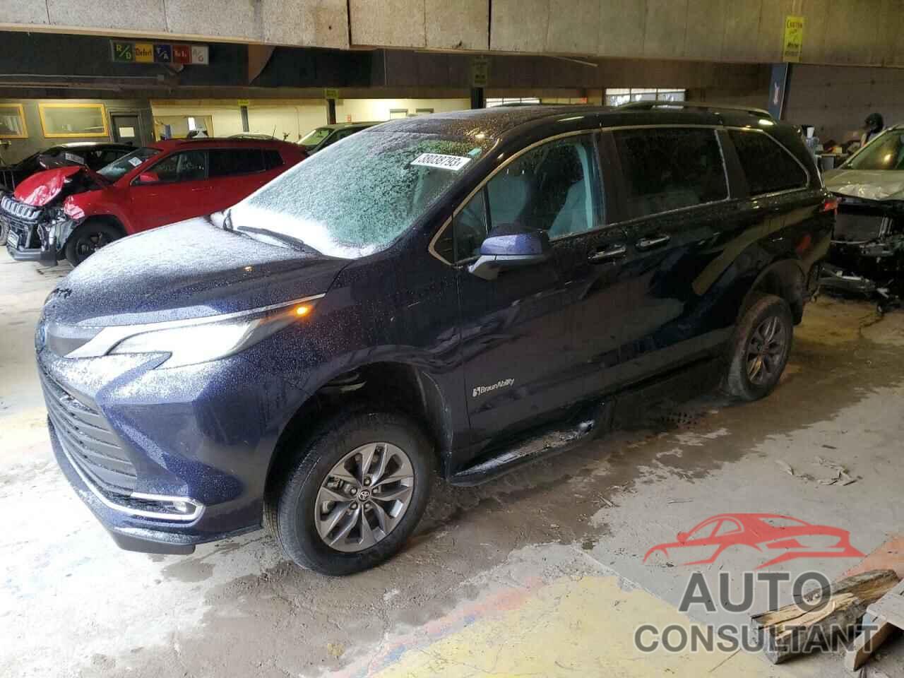 TOYOTA SIENNA 2022 - 5TDJRKEC3NS129055