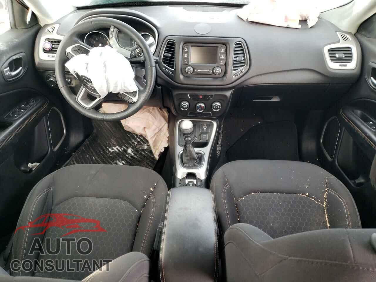 JEEP COMPASS 2018 - 3C4NJDAB7JT175876