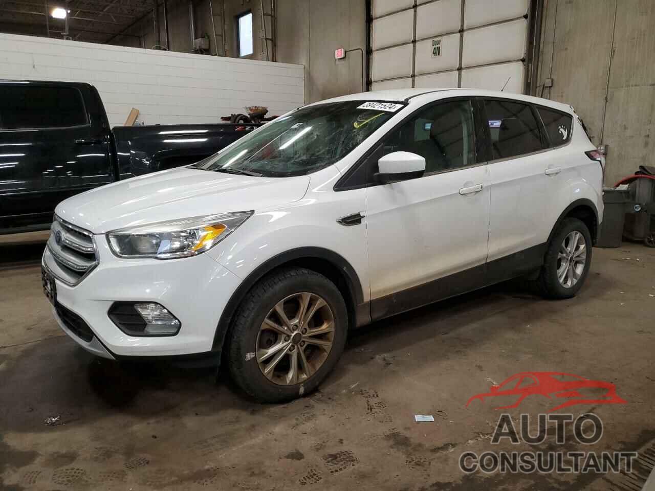 FORD ESCAPE 2017 - 1FMCU9GD9HUD22618